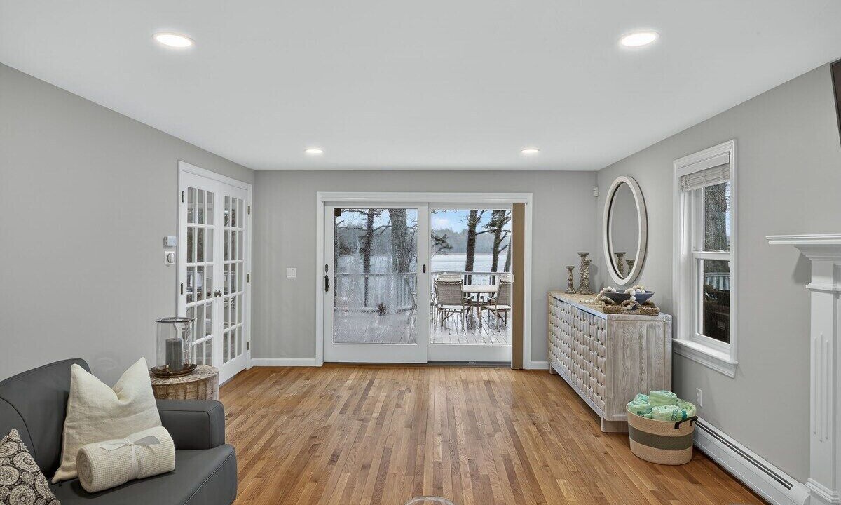 Photo of Livingroom in Marstons Mills