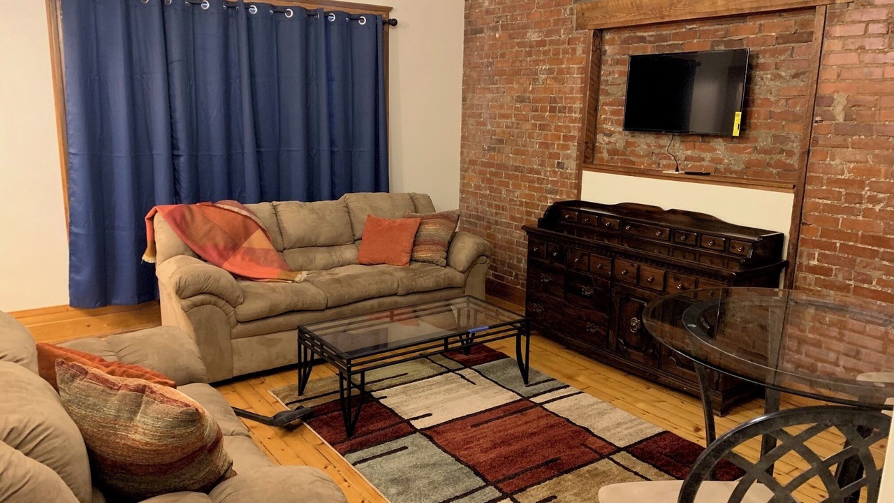Photo of Livingroom in Utica