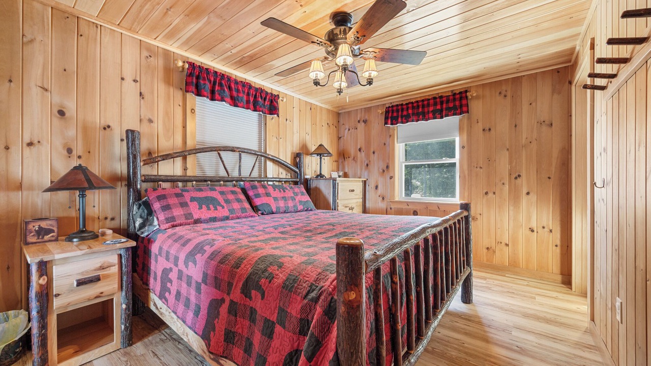 Photo of Bedroom in Sullivan