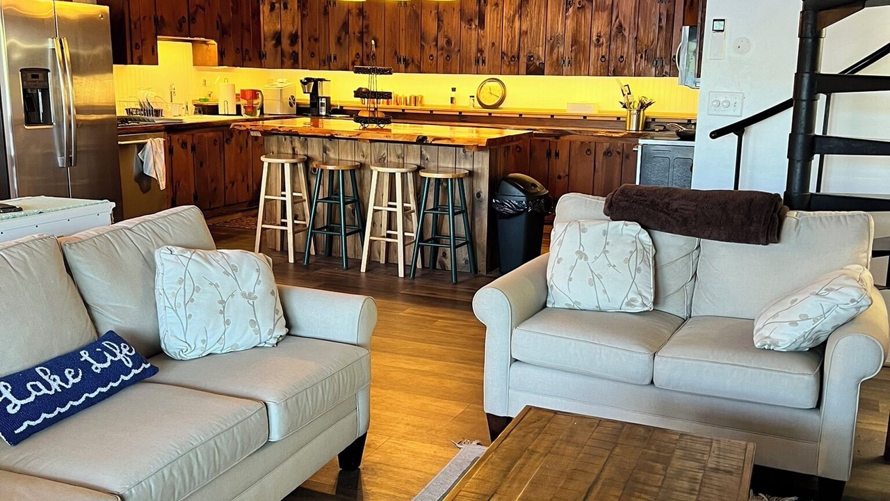 Photo of Livingroom in Alton Bay