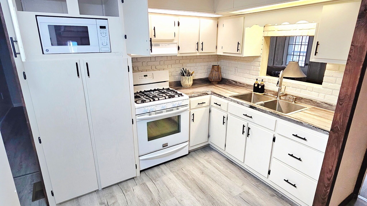Photo of Kitchen in Lindley