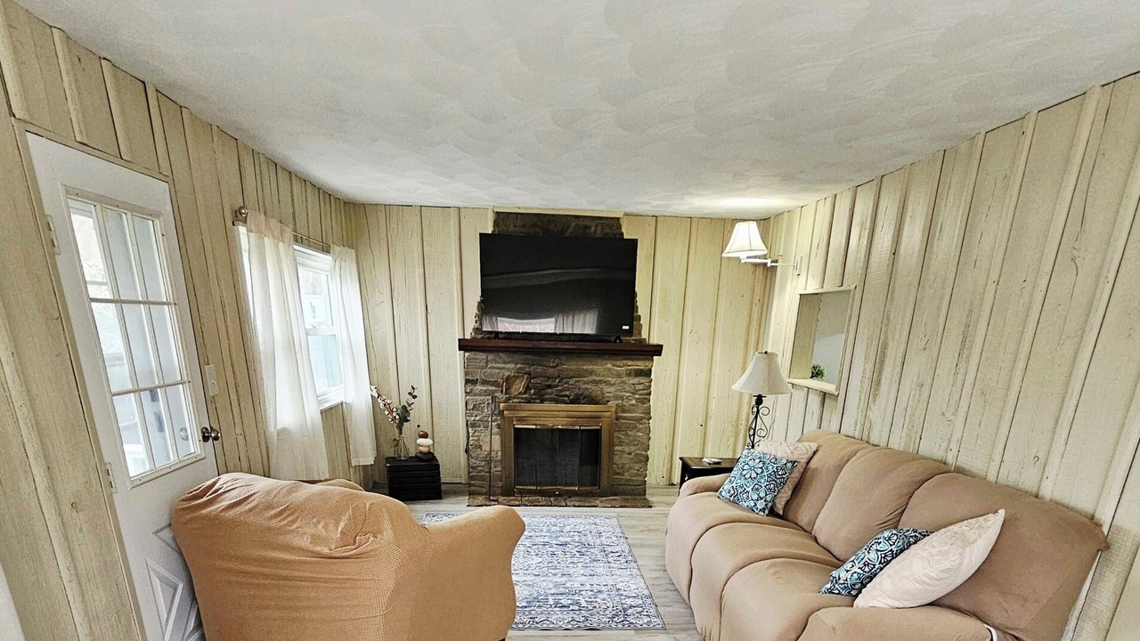 Photo of Livingroom in Lindley