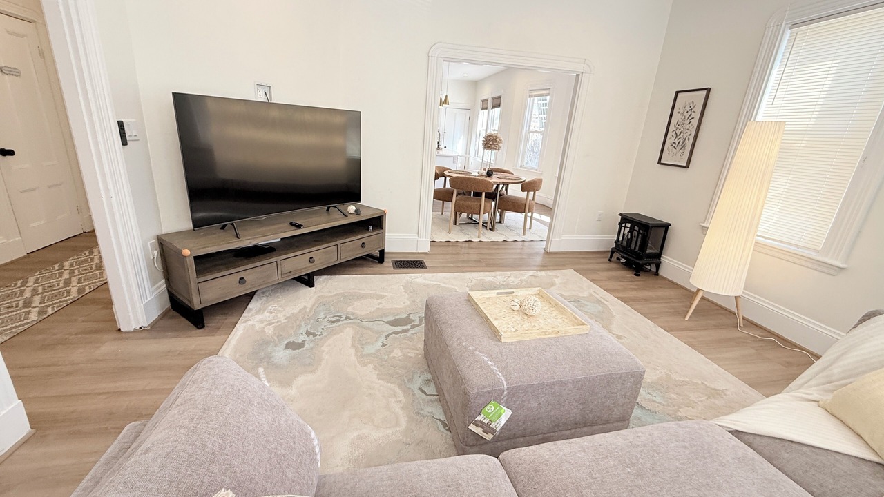 Photo of Livingroom in Somerville