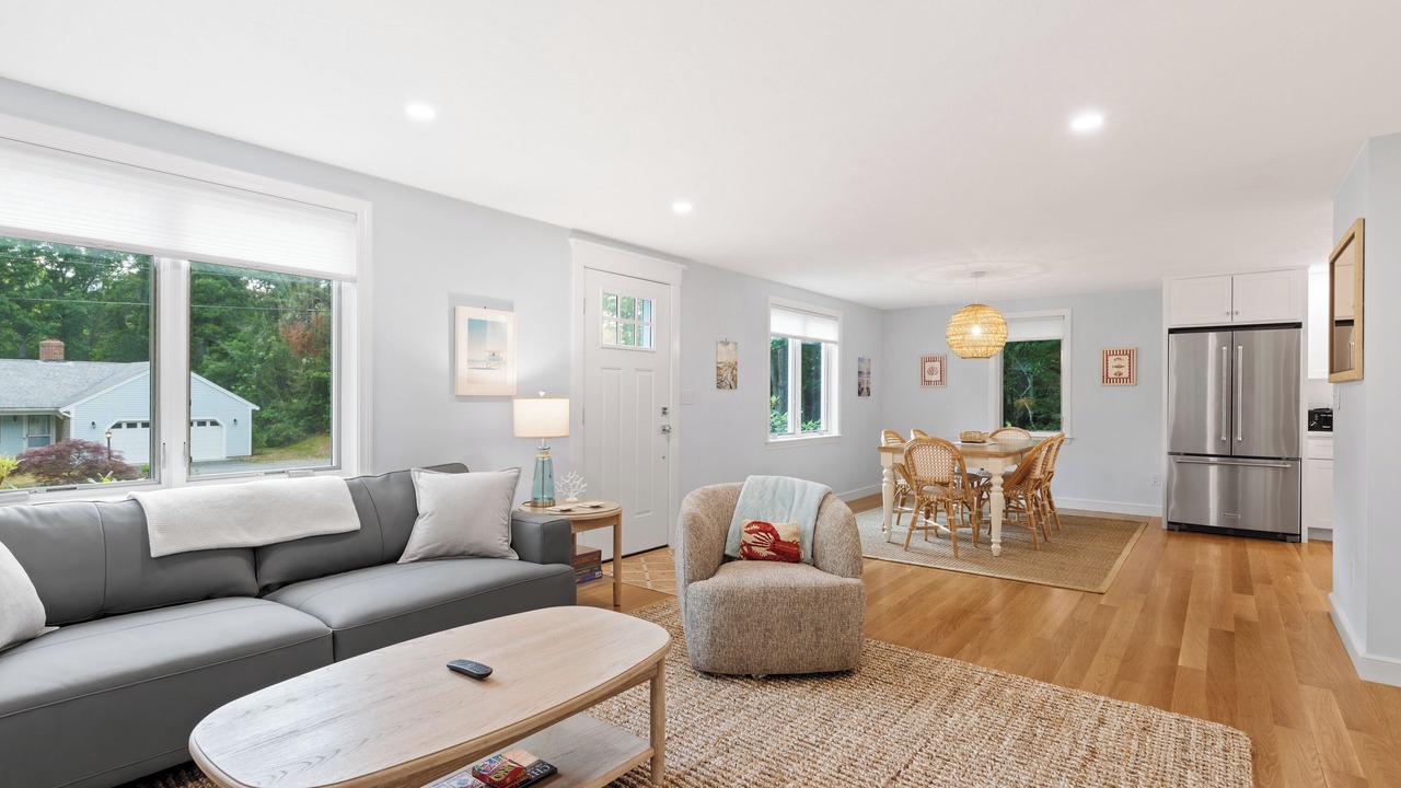 Photo of Livingroom in Dennis