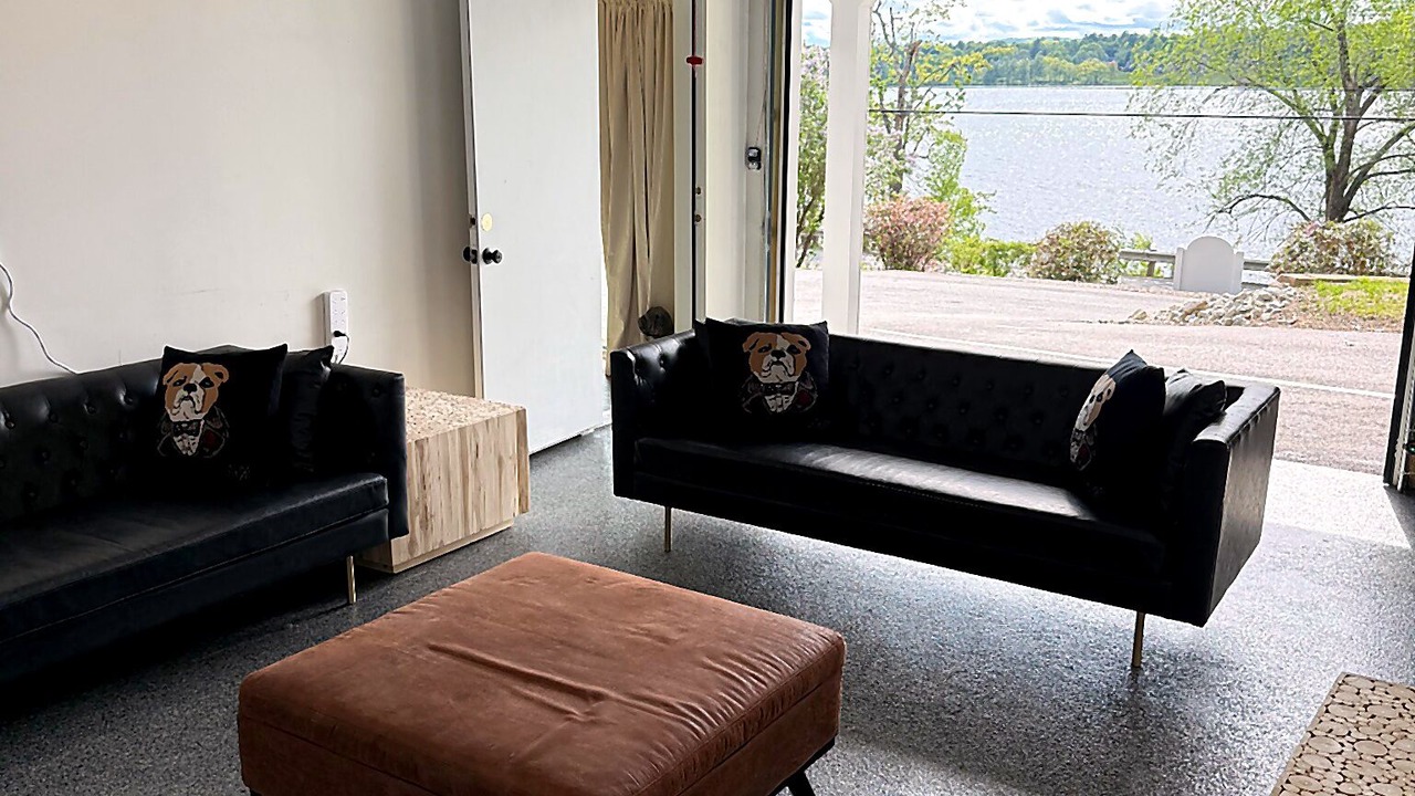 Photo of Livingroom in Laconia