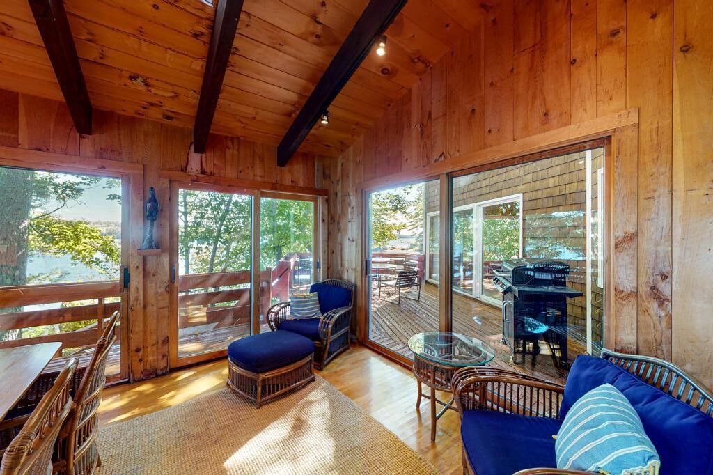 Photo of Livingroom in Moultonborough