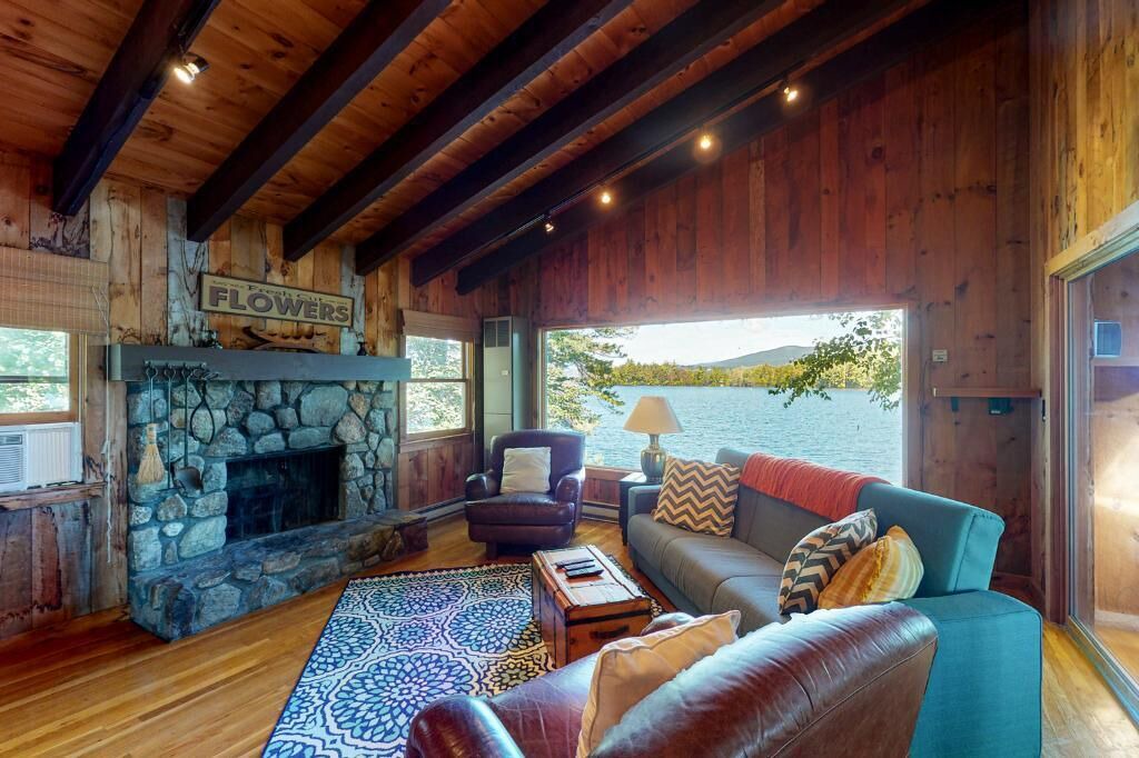 Photo of Livingroom in Moultonborough