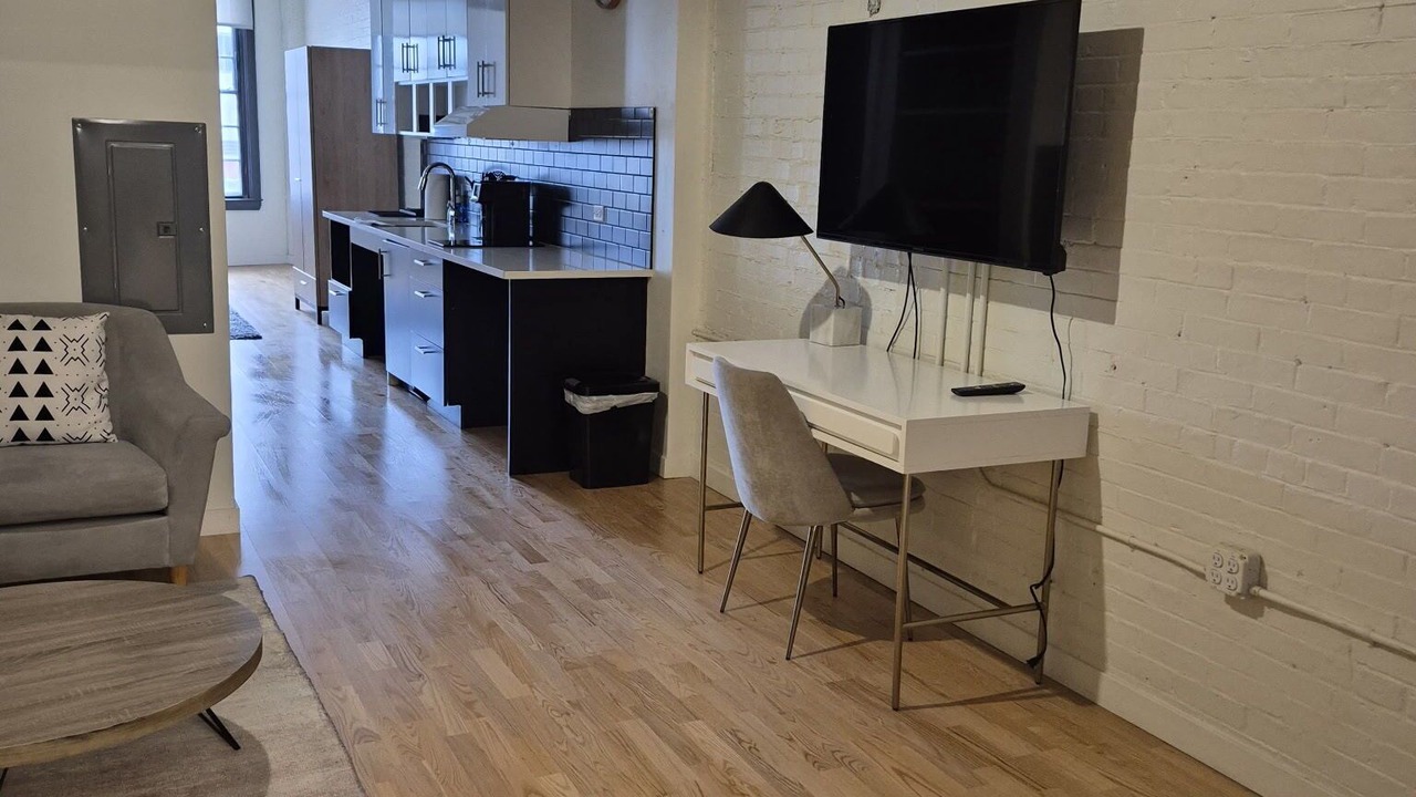 Photo of Livingroom in Downtown Hartford