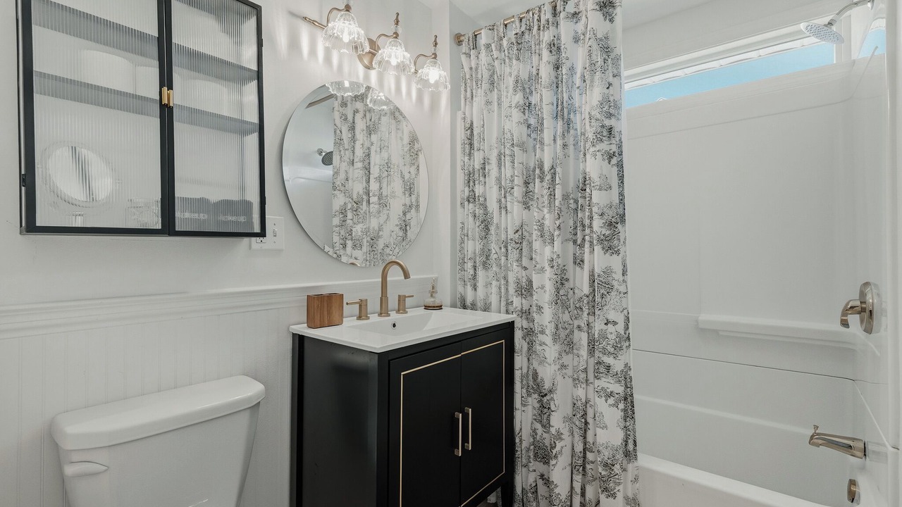 Photo of Bathroom in Niantic