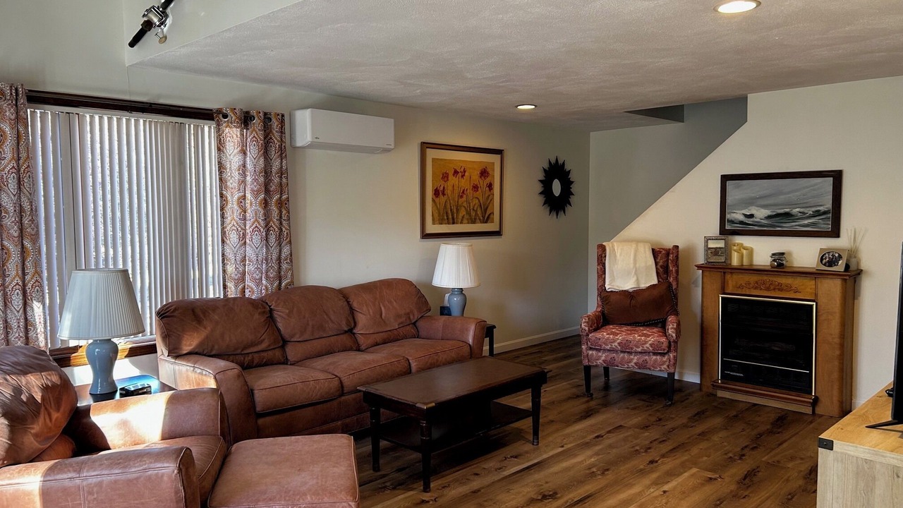 Photo of Livingroom in Charlestown