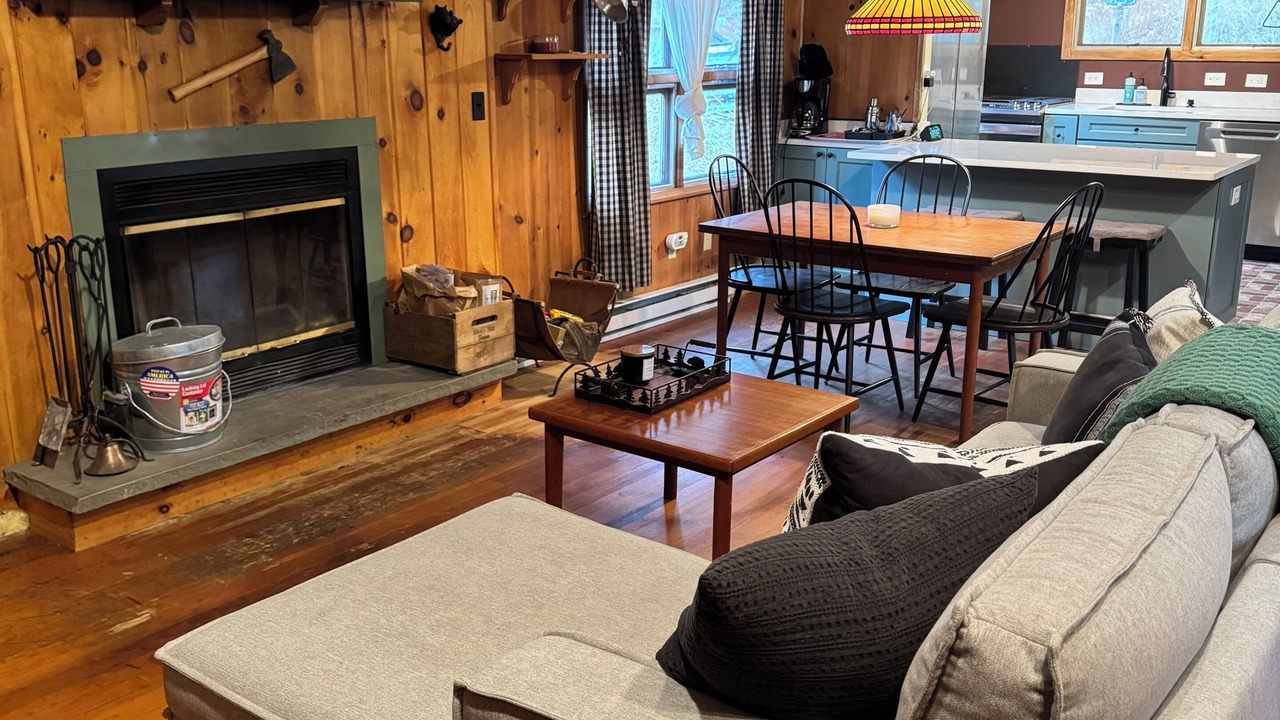 Photo of Livingroom in Edgewood