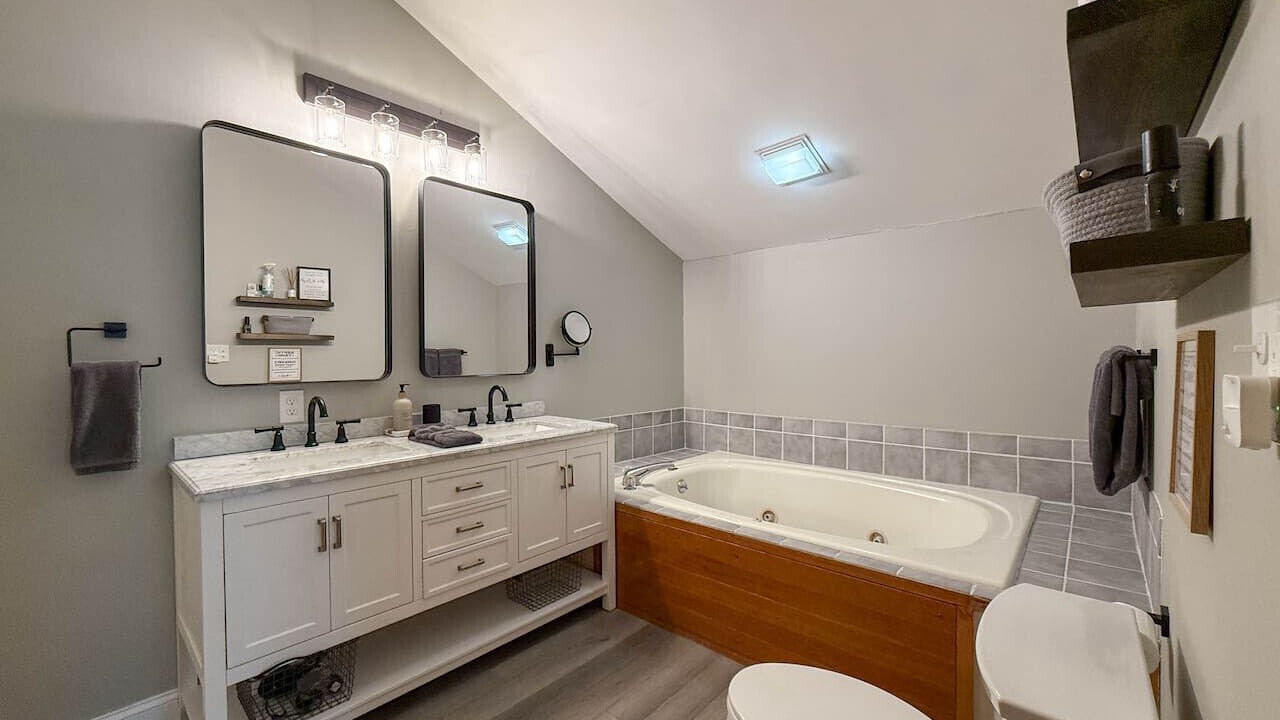 Photo of Bathroom in North Conway