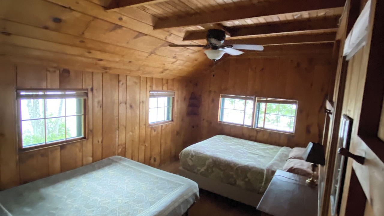 Photo of Bedroom in Mirror Lake