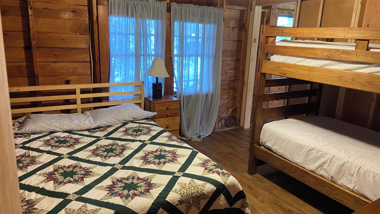Photo of Bedroom in Mirror Lake