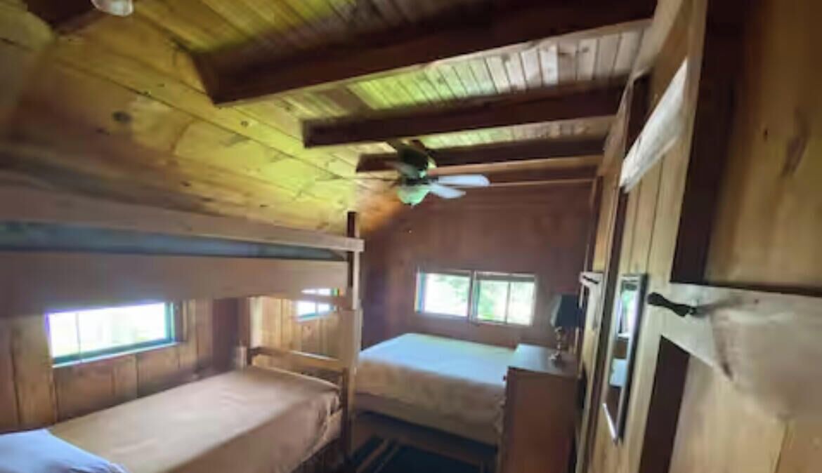 Photo of Bedroom in Mirror Lake
