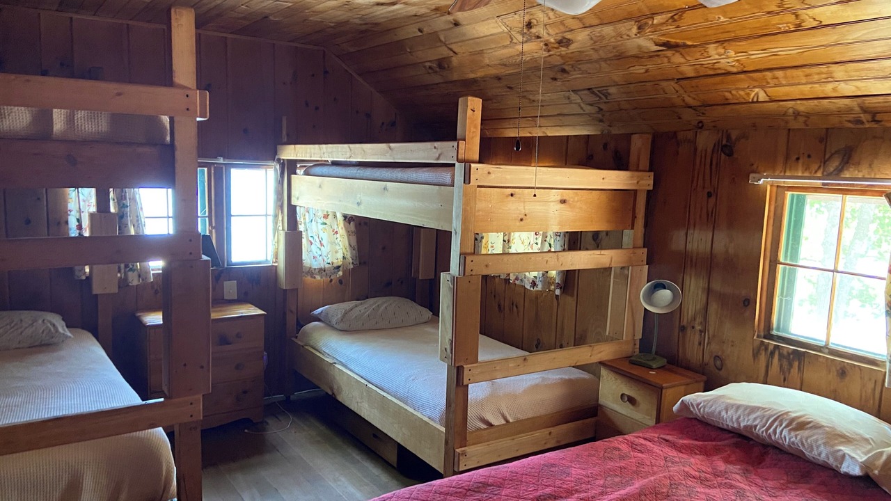 Photo of Bedroom in Mirror Lake