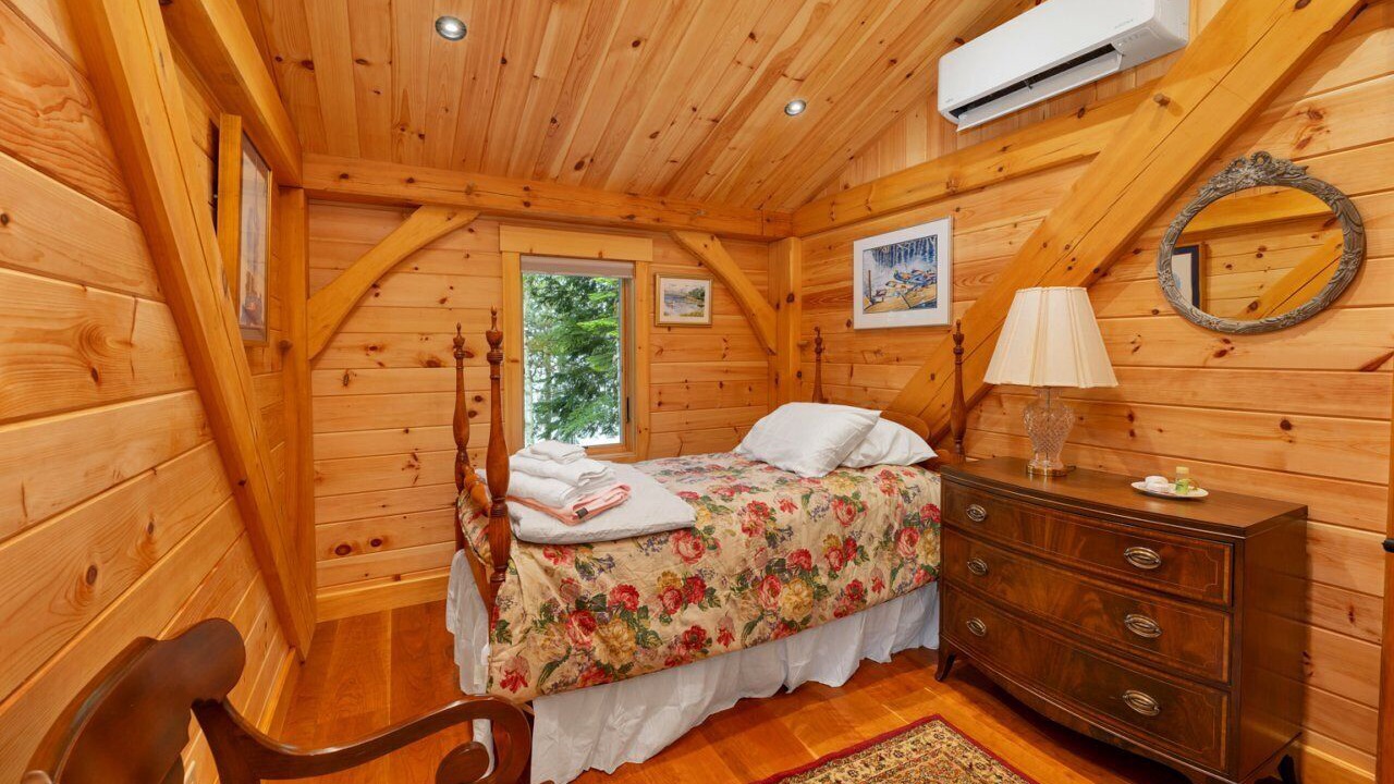 Photo of Bedroom in Meredith