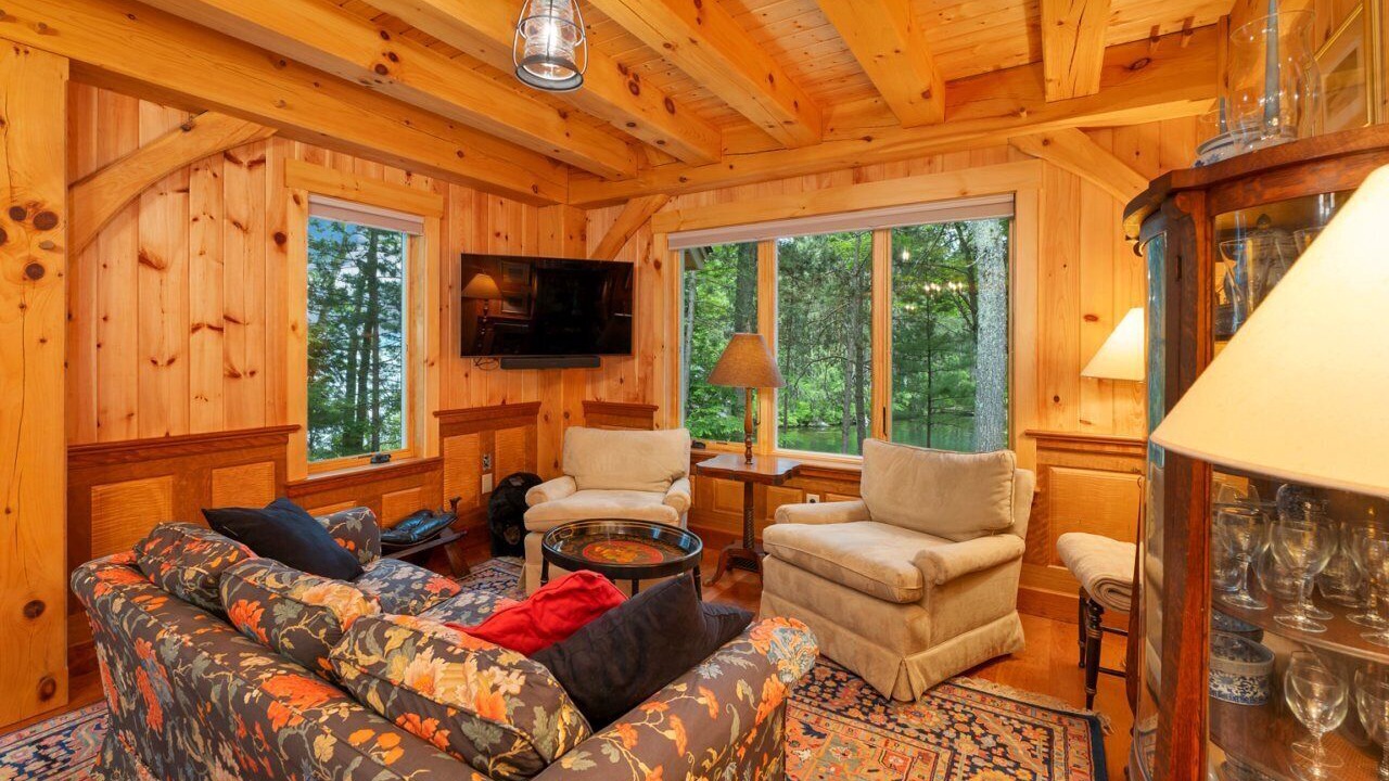 Photo of Livingroom in Meredith
