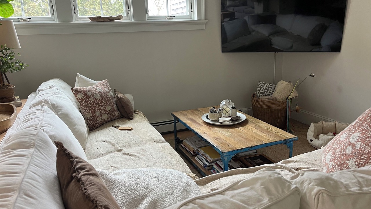 Photo of Livingroom in Dartmouth