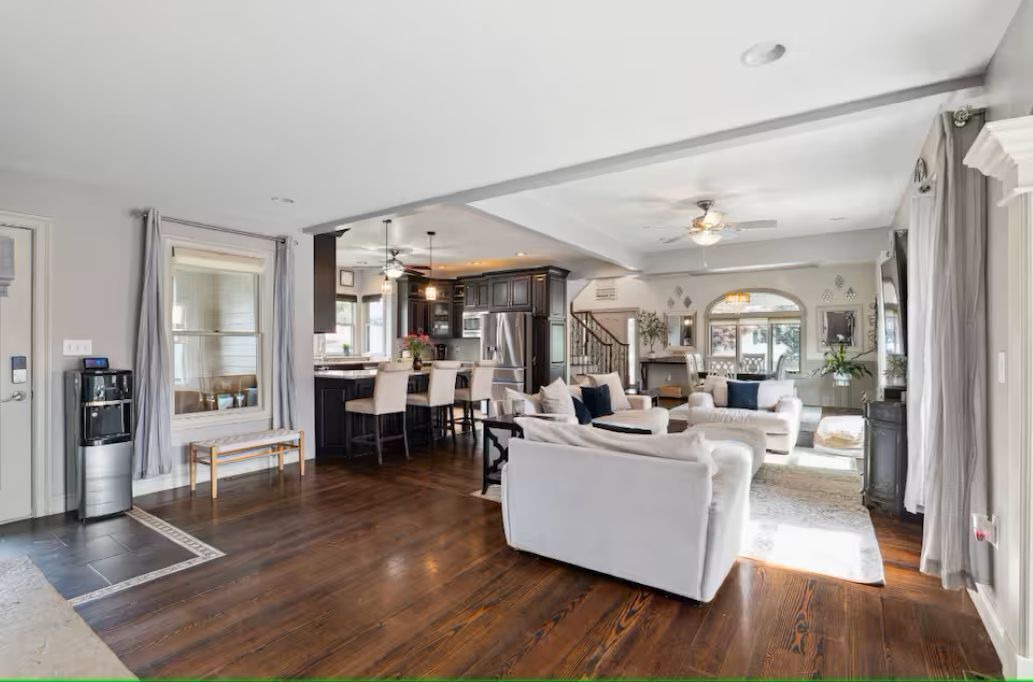 Photo of Livingroom in Saratoga Springs