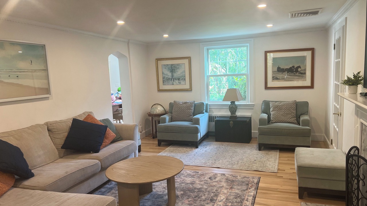 Photo of Livingroom in Waban
