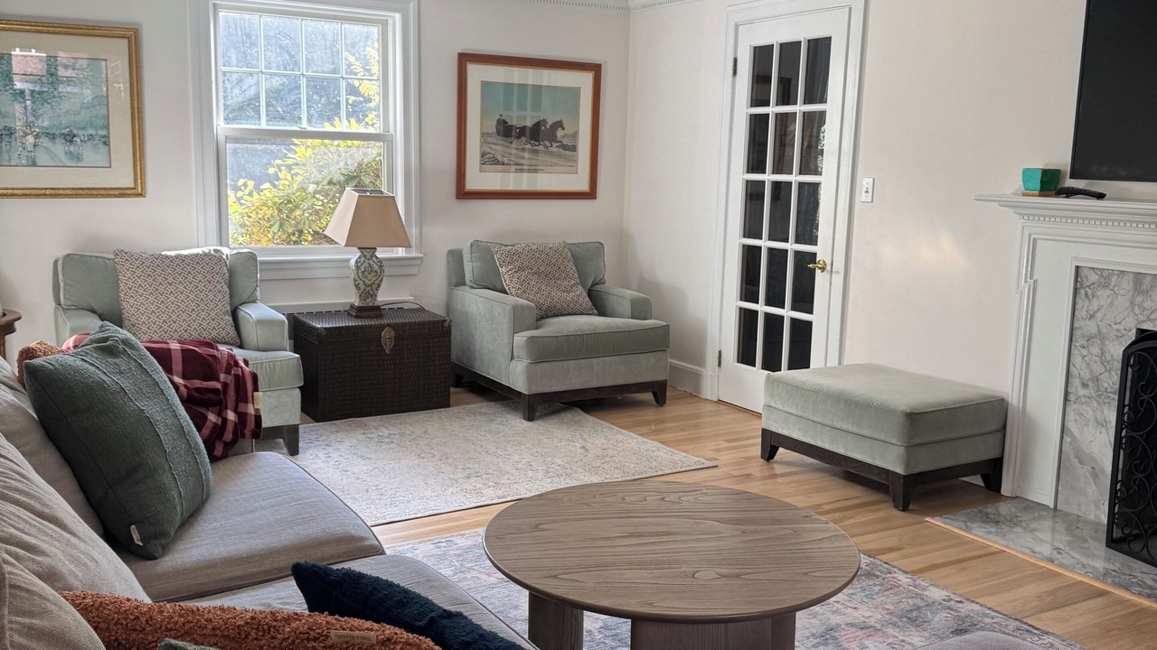 Photo of Livingroom in Waban