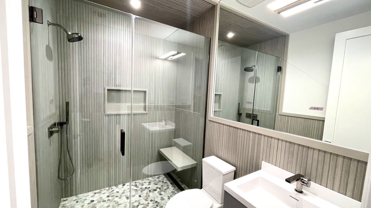 Photo of Bathroom in Shinnecock Hills