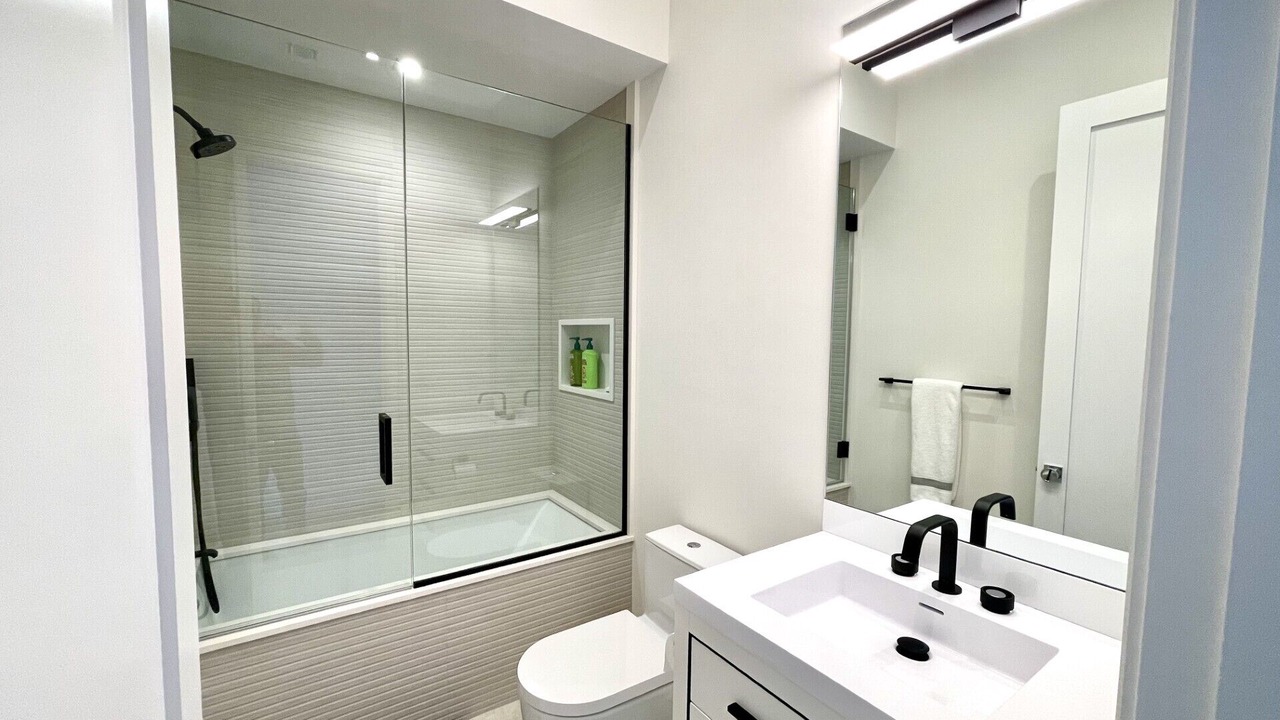 Photo of Bathroom in Shinnecock Hills