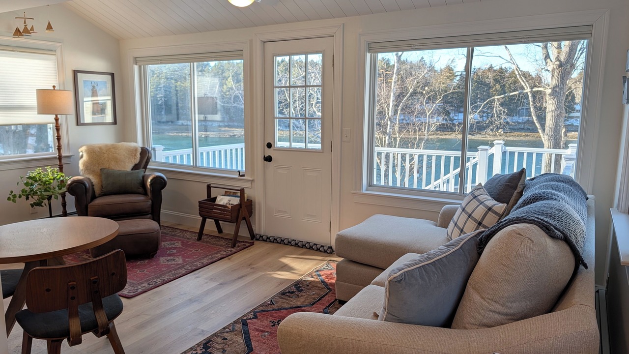 Photo of Livingroom in Mid-Coast and Islands