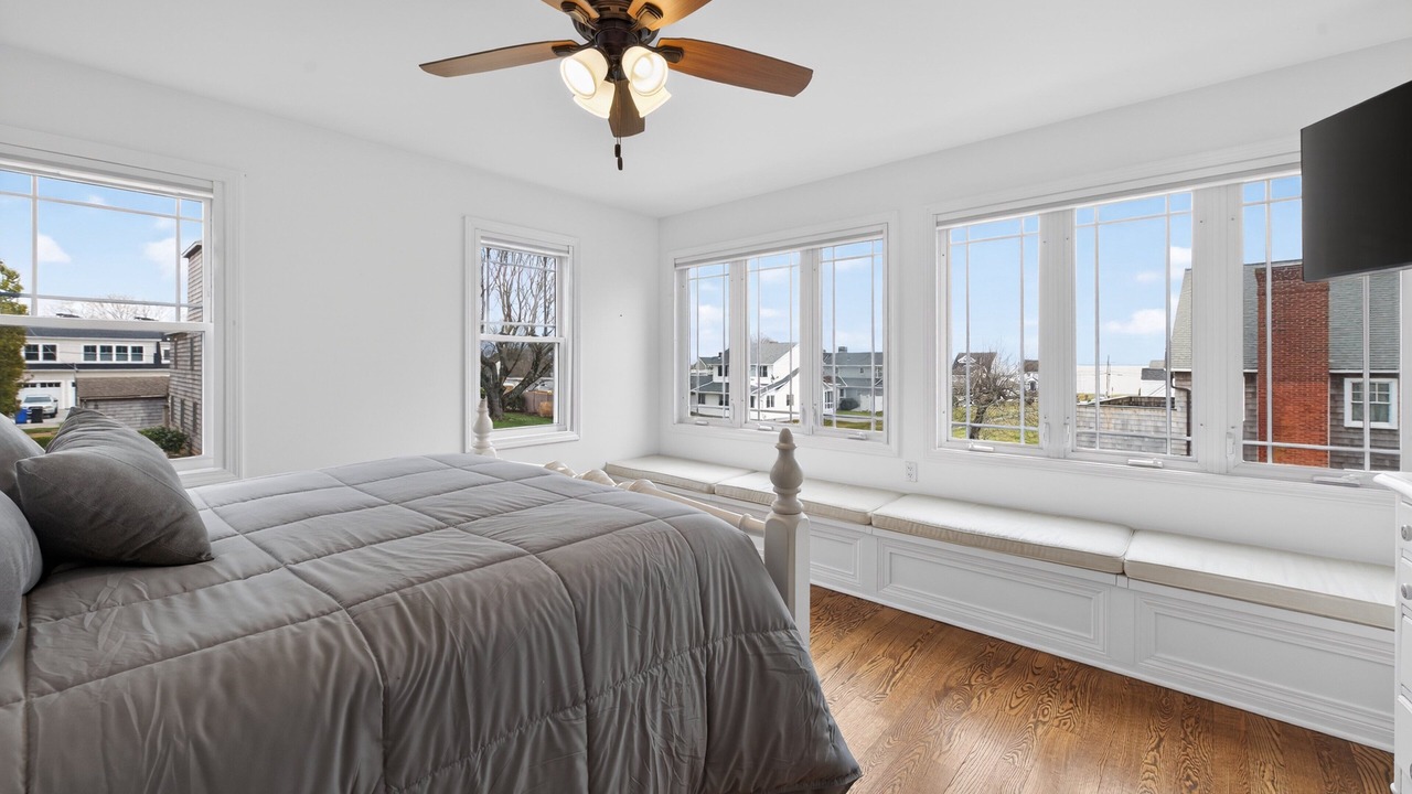 Photo of Bedroom in Westbrook Center