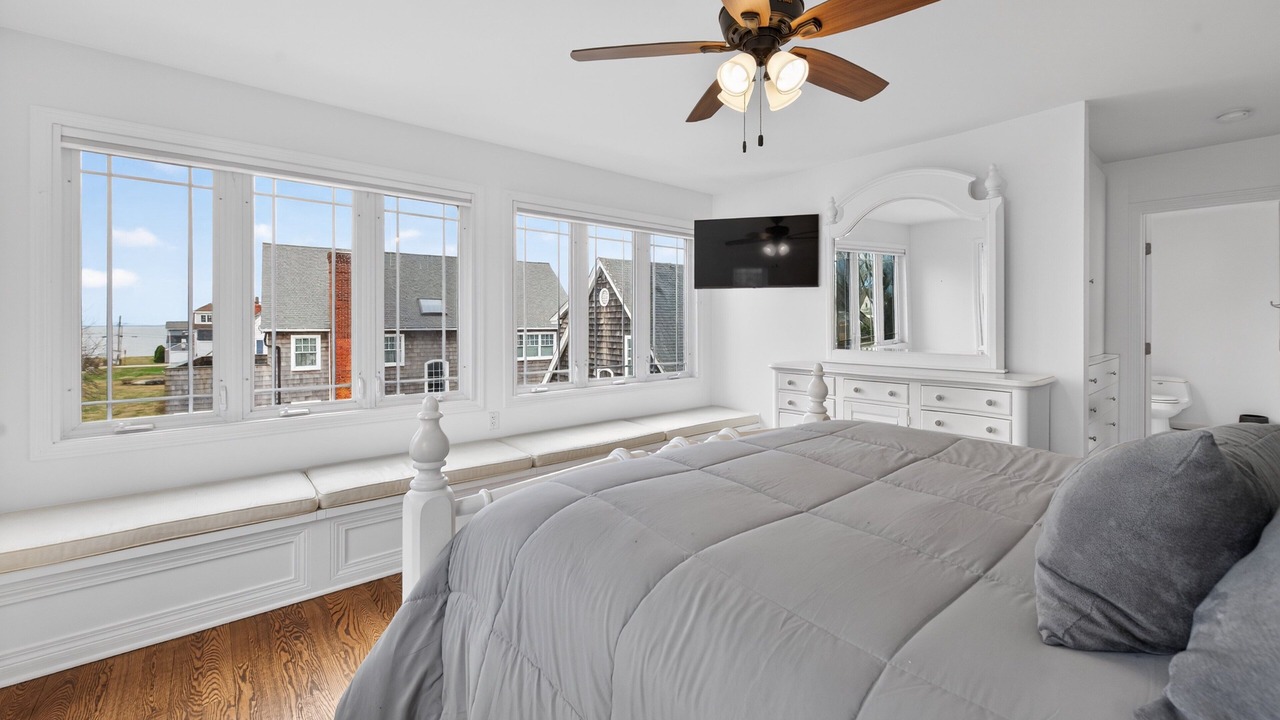 Photo of Bedroom in Westbrook Center