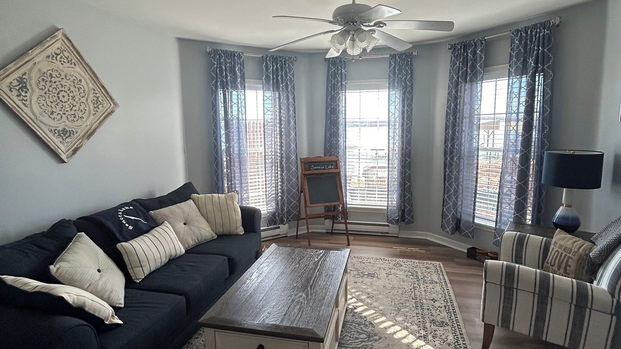 Photo of Livingroom in Town of Varick