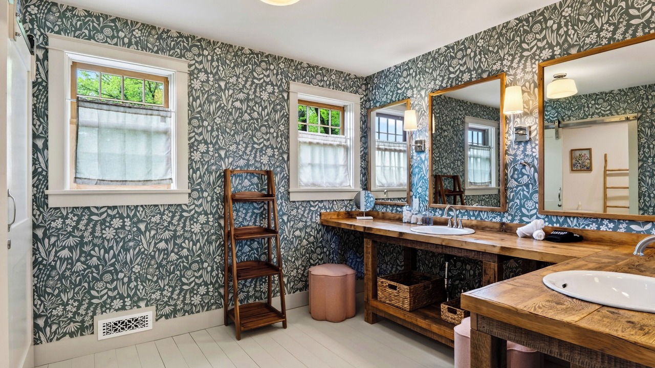 Photo of Bathroom in Ashley Falls
