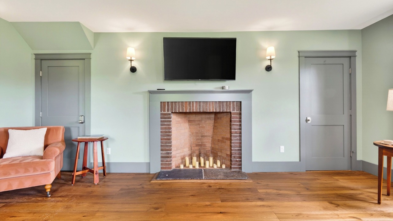 Photo of Livingroom in Ashley Falls