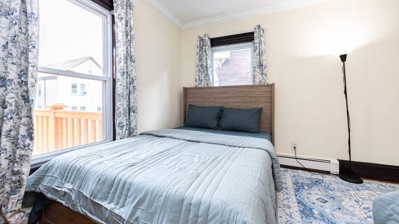Photo of Bedroom in Roxbury