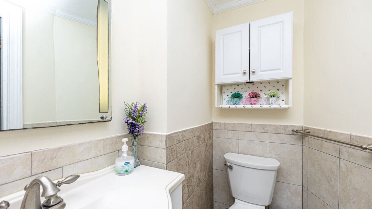Photo of Bathroom in Roxbury