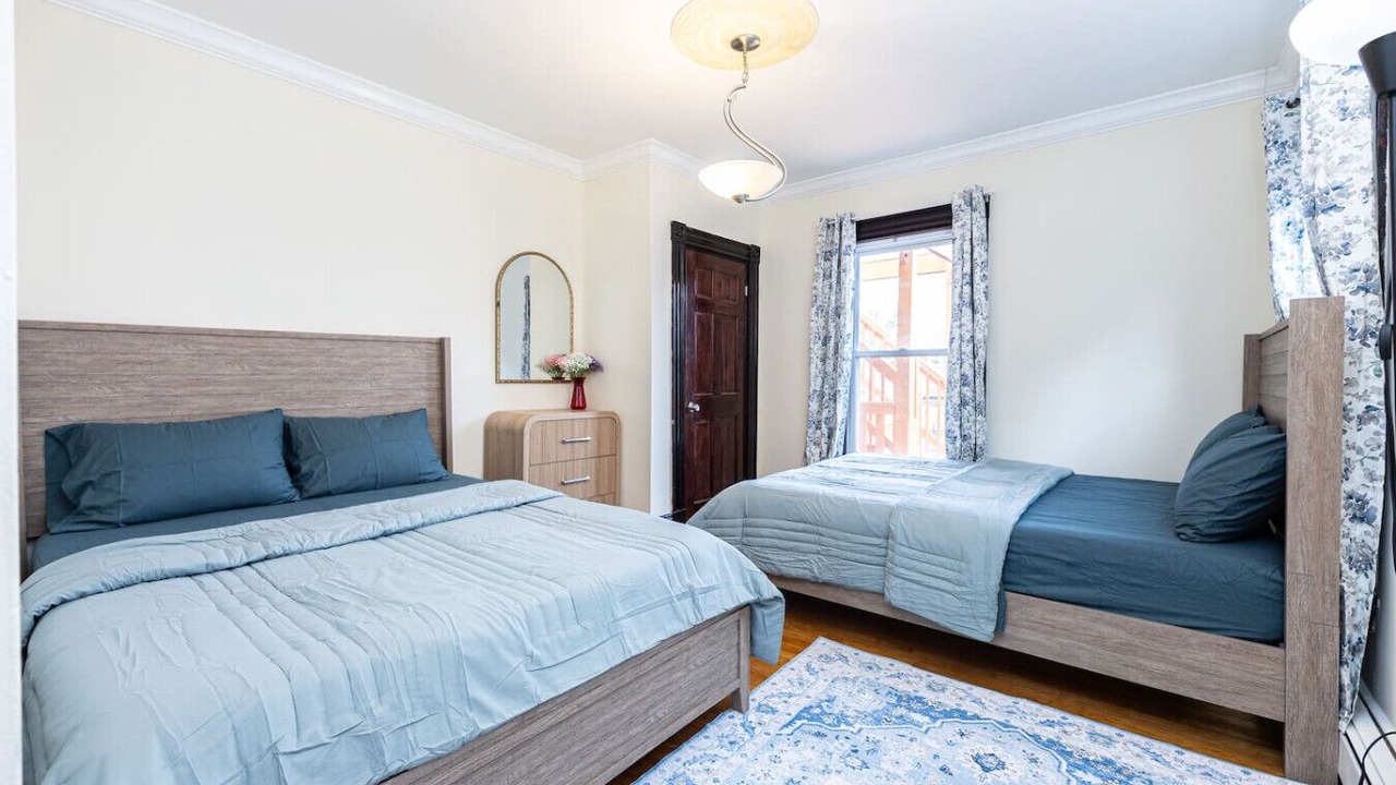 Photo of Bedroom in Roxbury