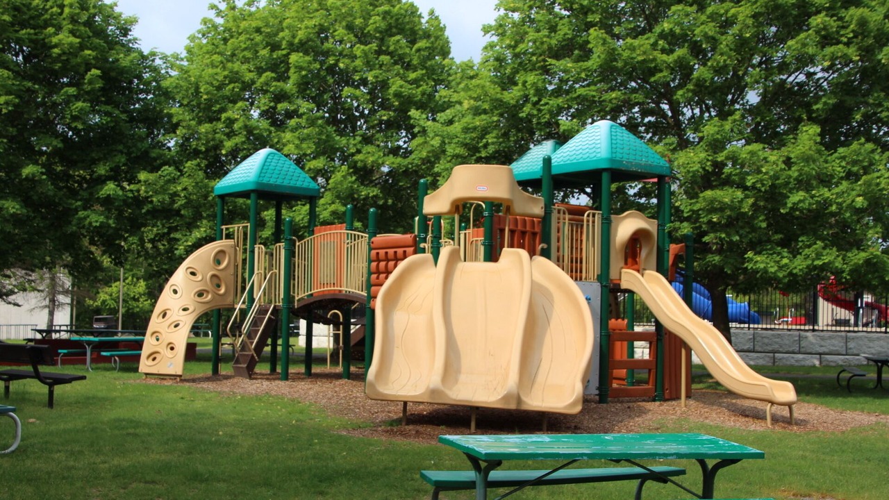 Photo of Others in Rowland