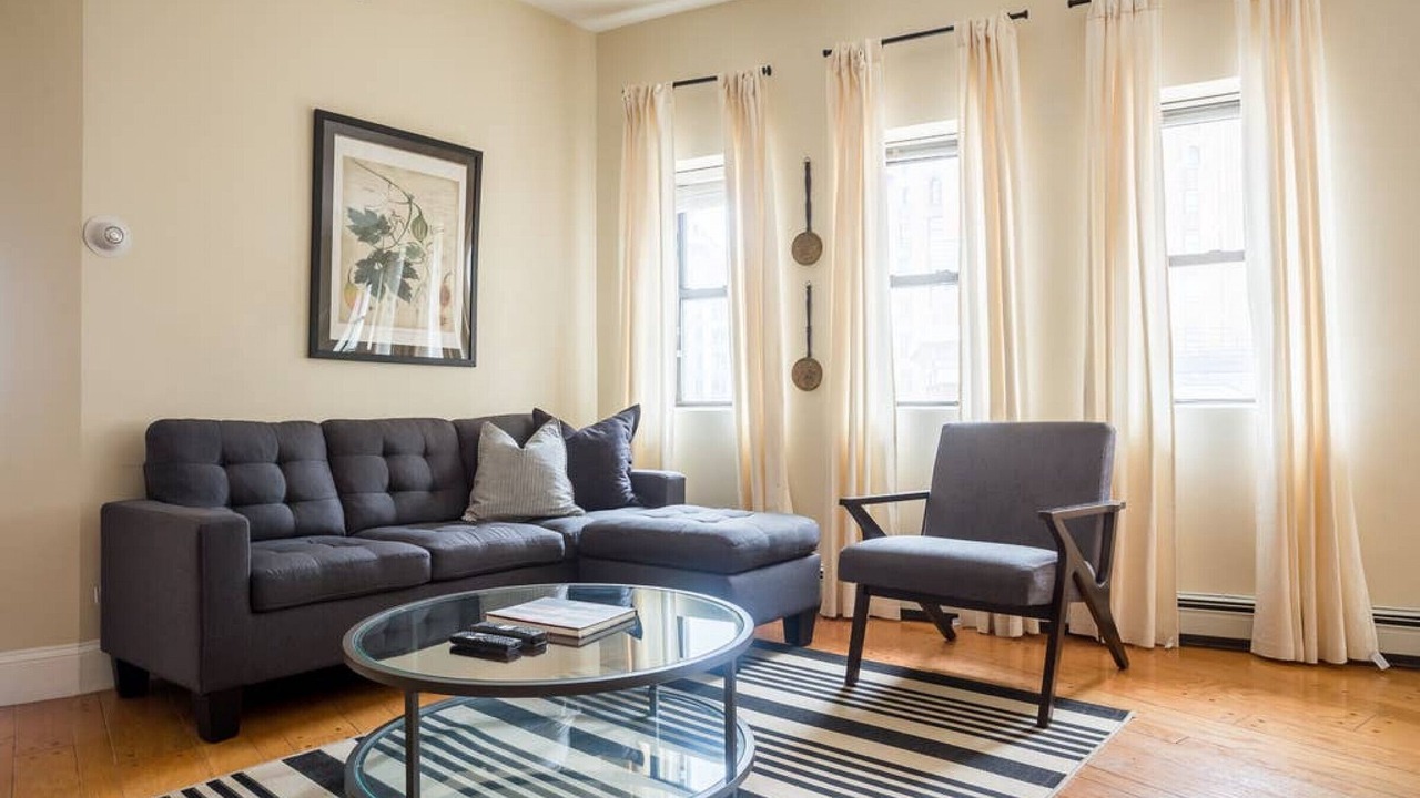 Photo of Livingroom in Downtown Boston