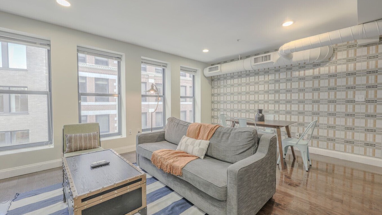 Photo of Livingroom in Downtown Boston