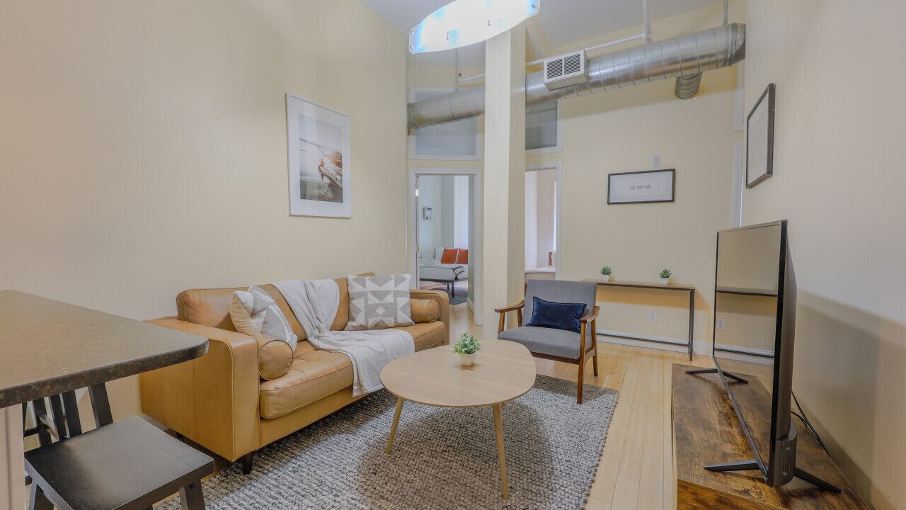 Photo of Livingroom in Downtown Boston
