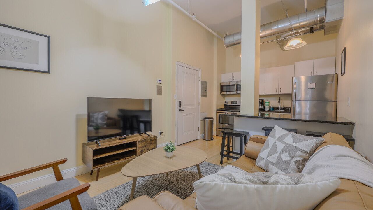 Photo of Livingroom in Downtown Boston