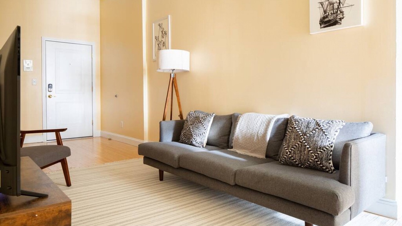 Photo of Livingroom in Downtown Boston