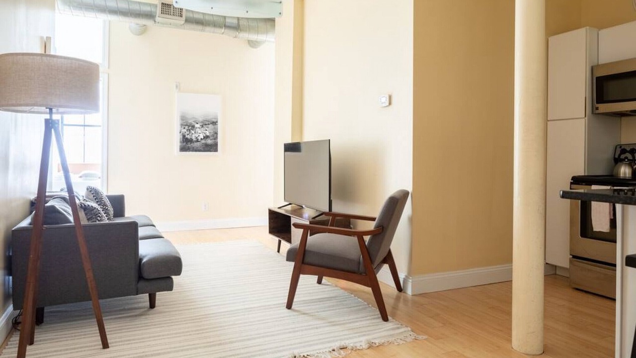 Photo of Livingroom in Downtown Boston