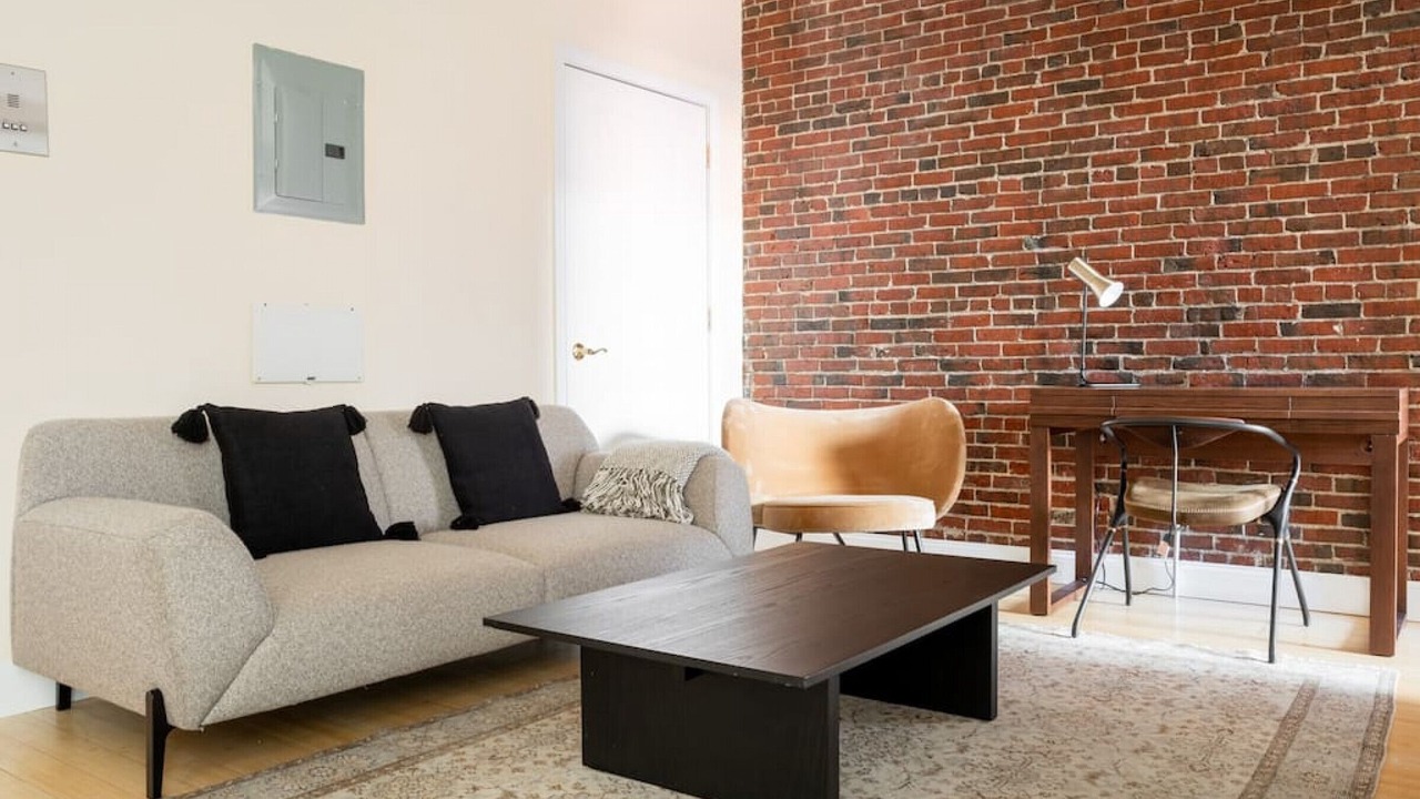 Photo of Livingroom in Downtown Boston