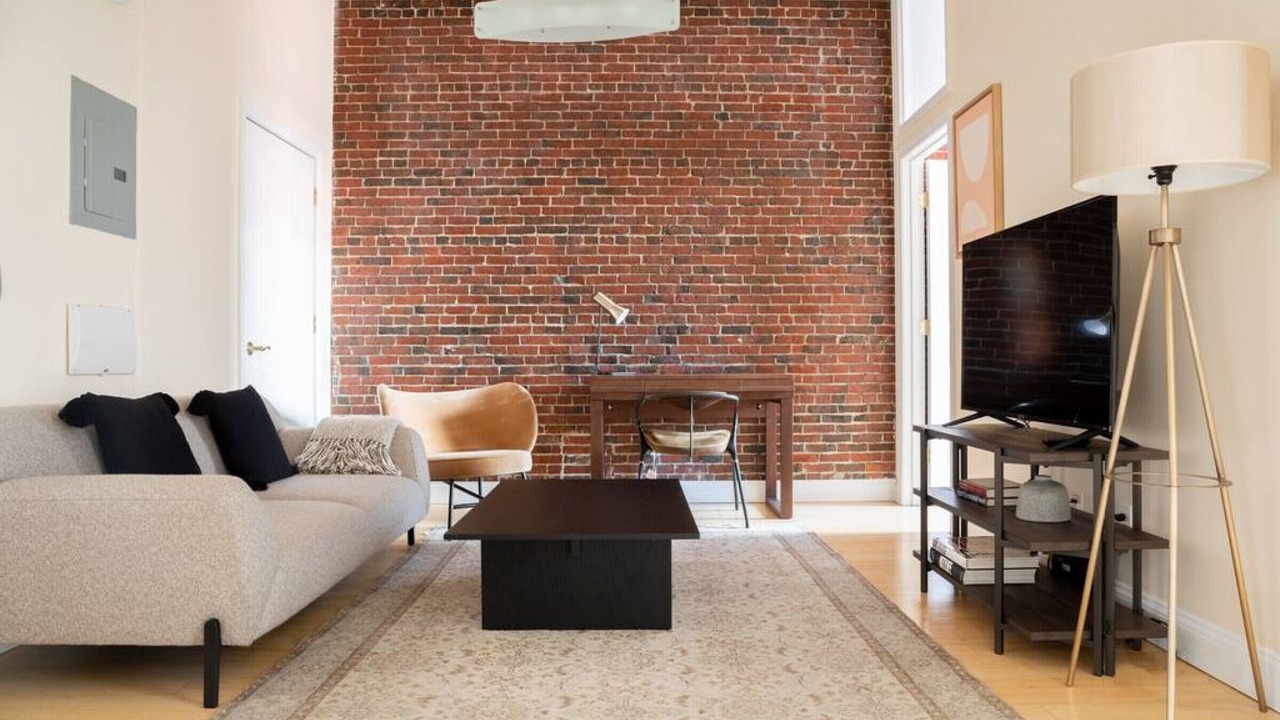 Photo of Livingroom in Downtown Boston