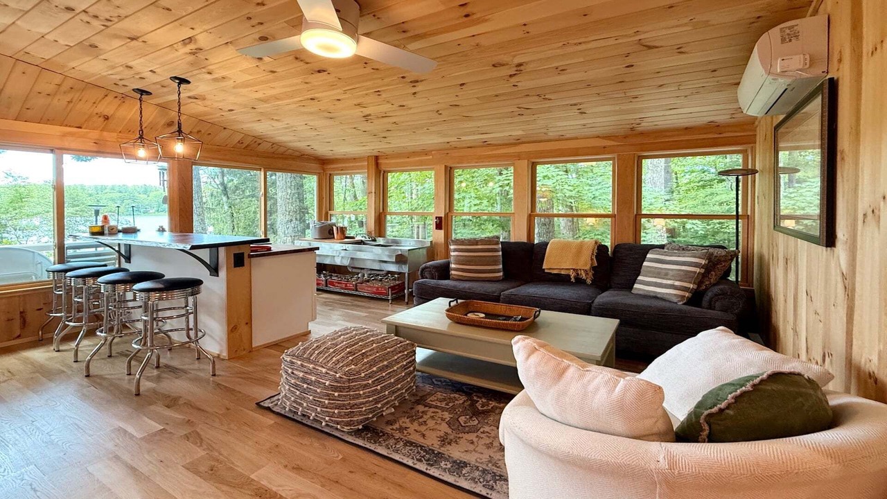 Photo of Livingroom in Ashley Falls