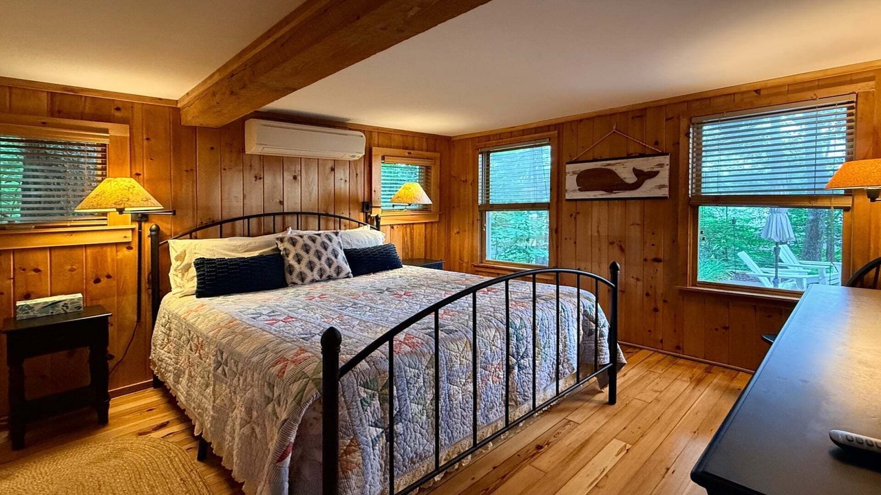 Photo of Bedroom in Ashley Falls