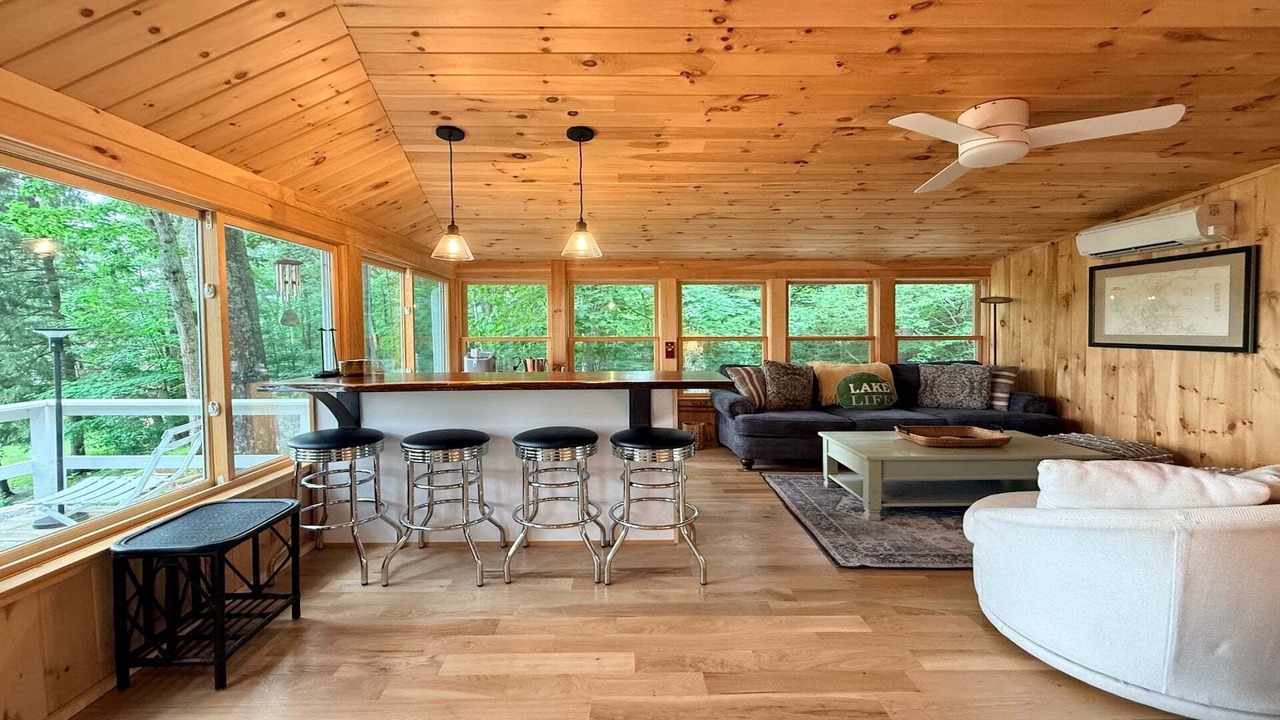 Photo of Livingroom in Ashley Falls