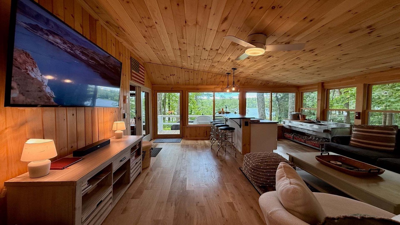 Photo of Livingroom in Ashley Falls